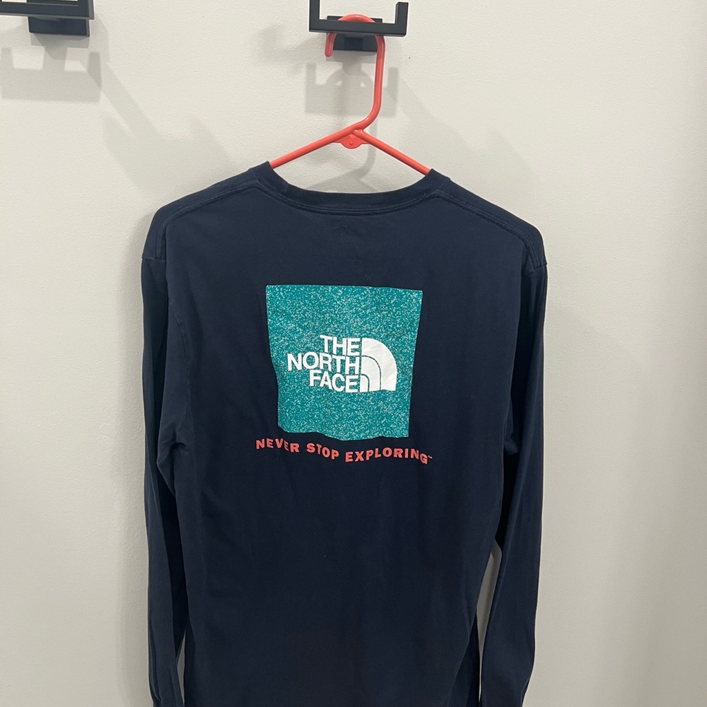 Men’s Long-Sleeve Box NSE Tee Medium